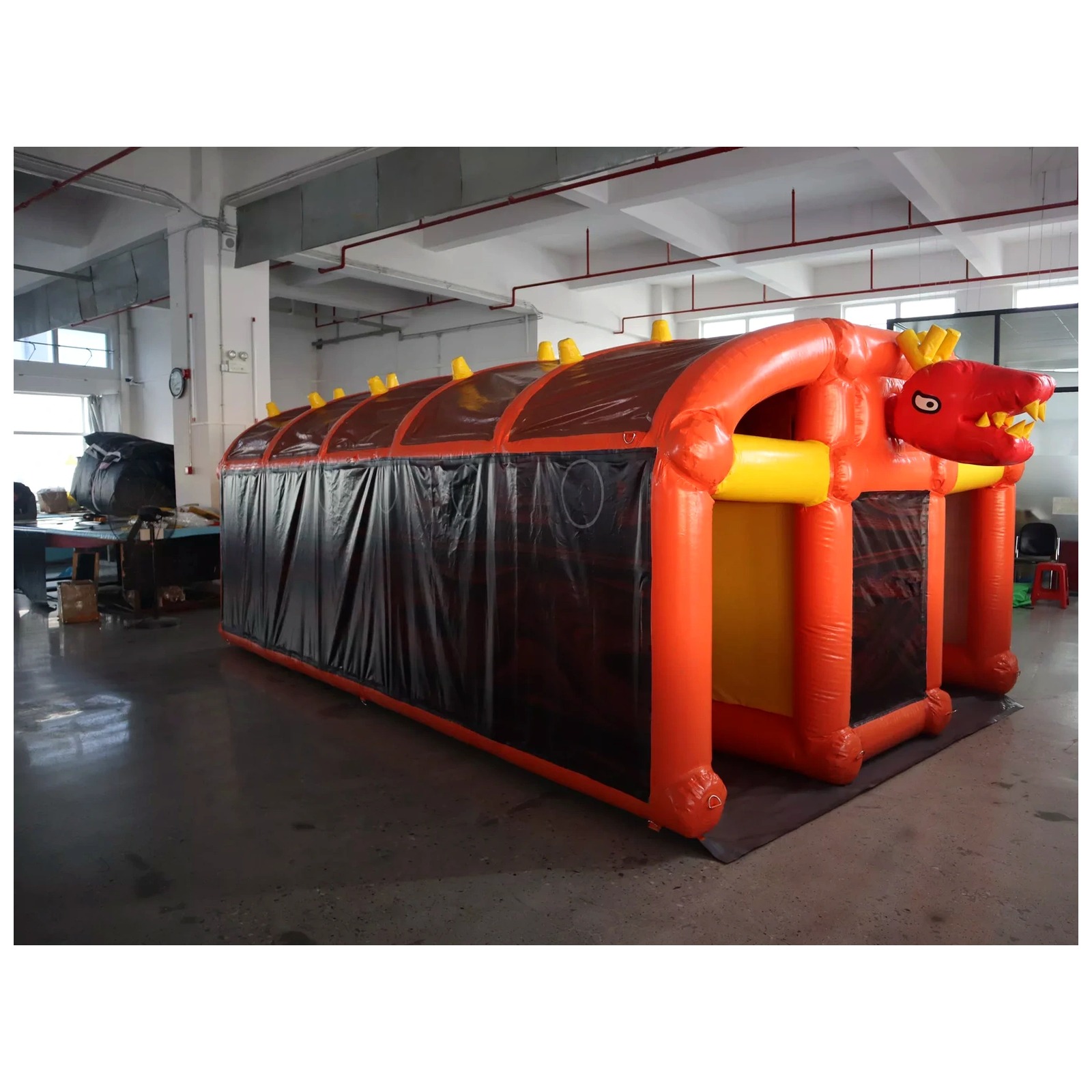 Large Orange Inflatable Maze 3 - Outdoor Adventure Rentals recension och pris