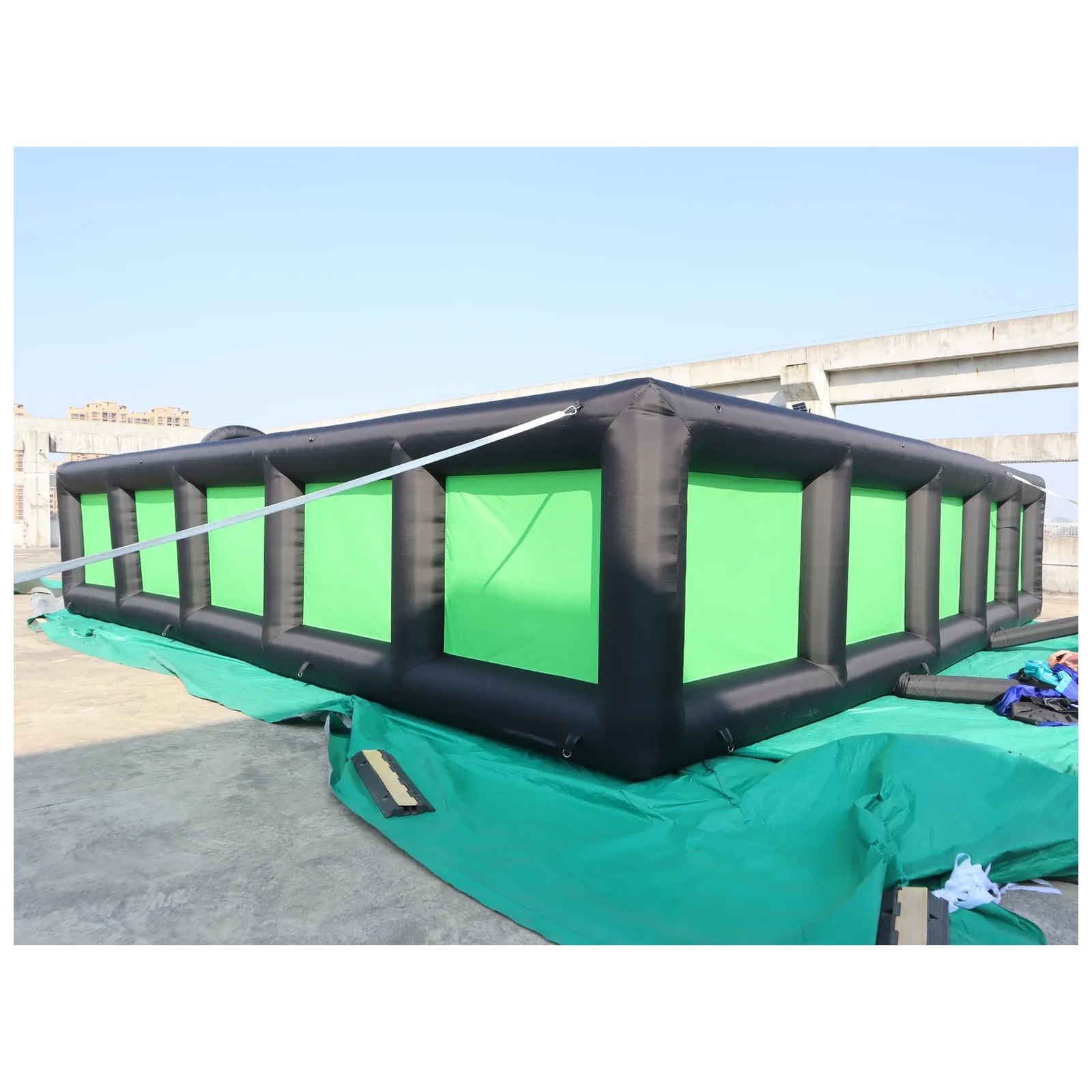 Outdoor Black Green Inflatable - Outdoor Adventure Rentals recension och pris